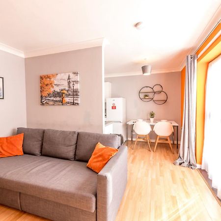 Prime Location - Modern City Apartment! Bristol Exterior foto