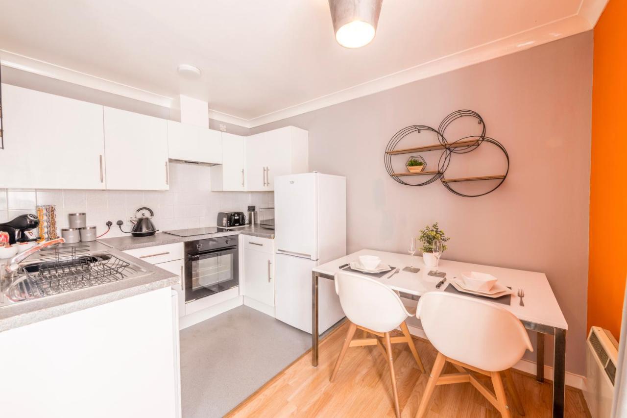 Prime Location - Modern City Apartment! Bristol Exterior foto