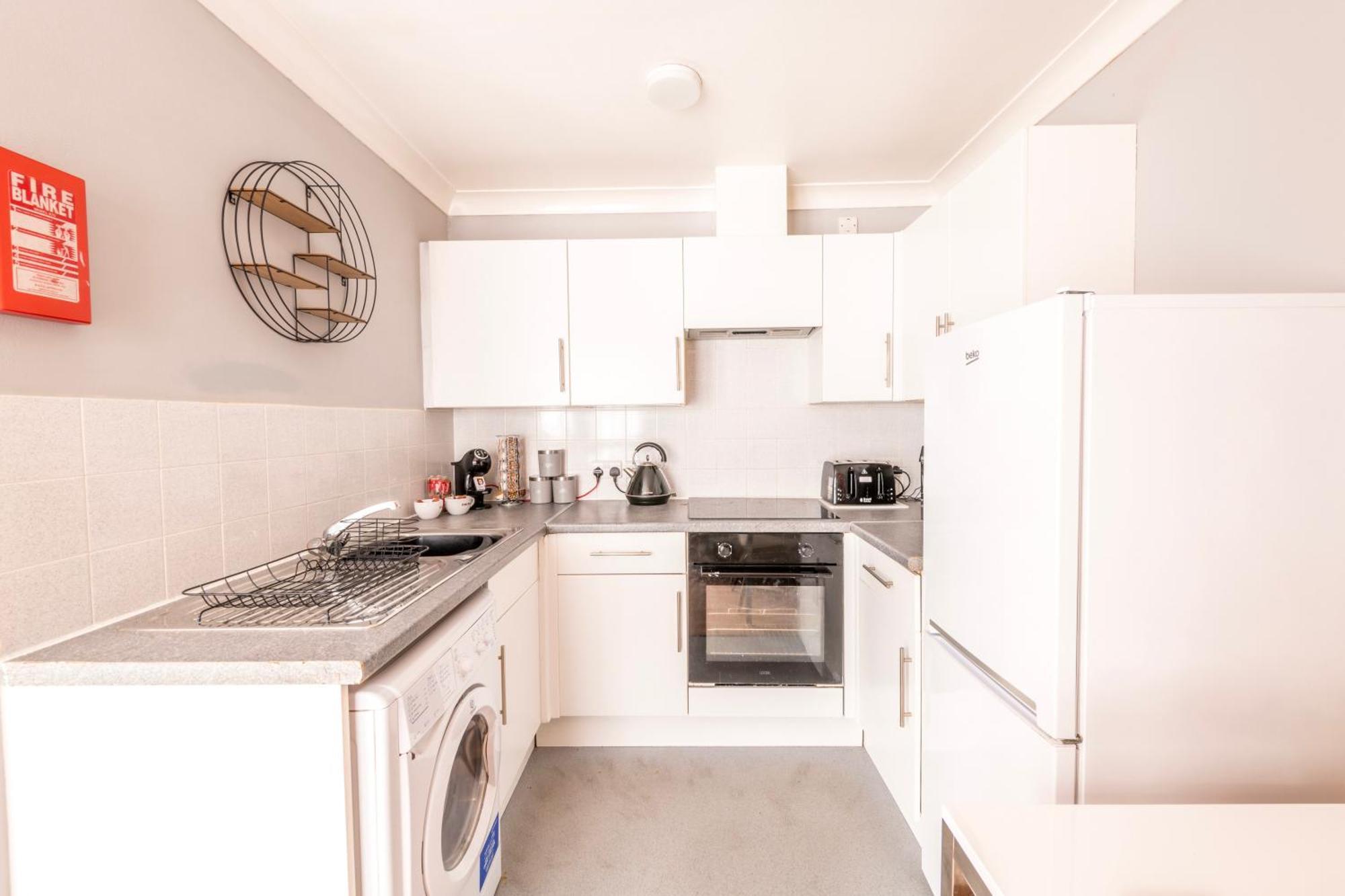 Prime Location - Modern City Apartment! Bristol Exterior foto